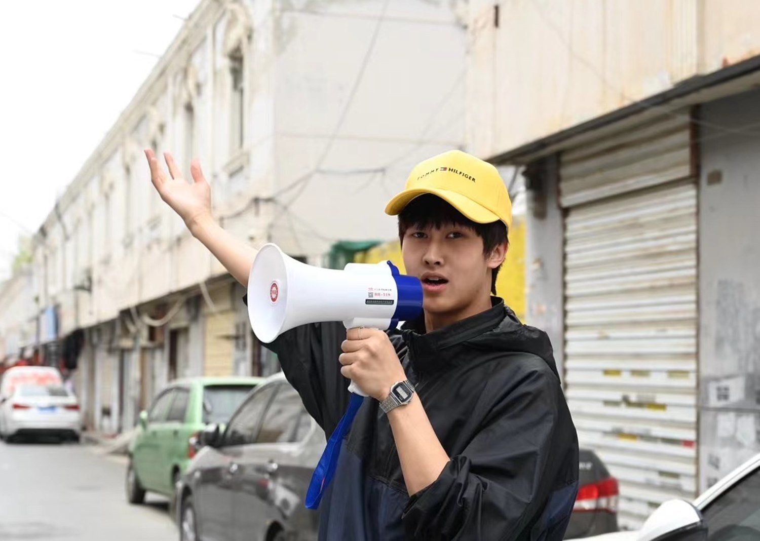 李琪艺术家照